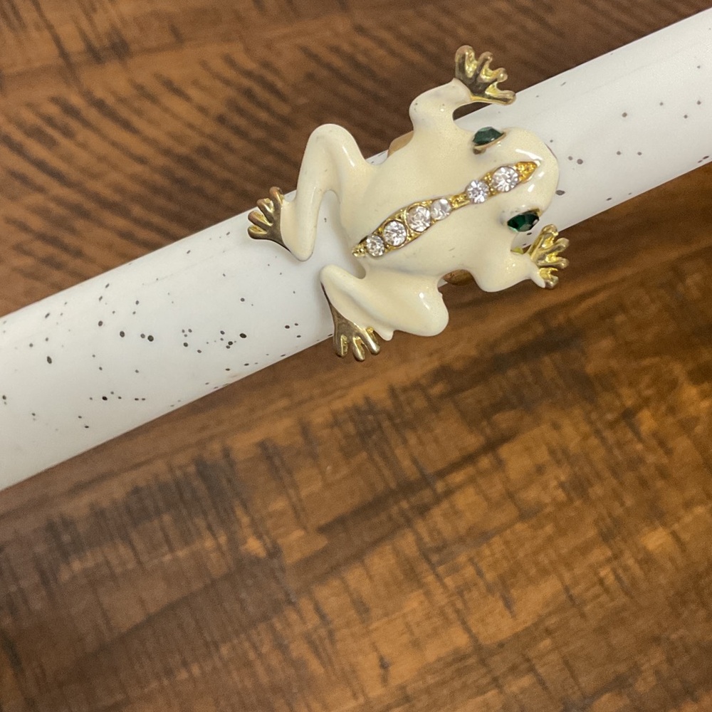 Frog Ring with Green Gem and Crystals - Picture 2 of 4